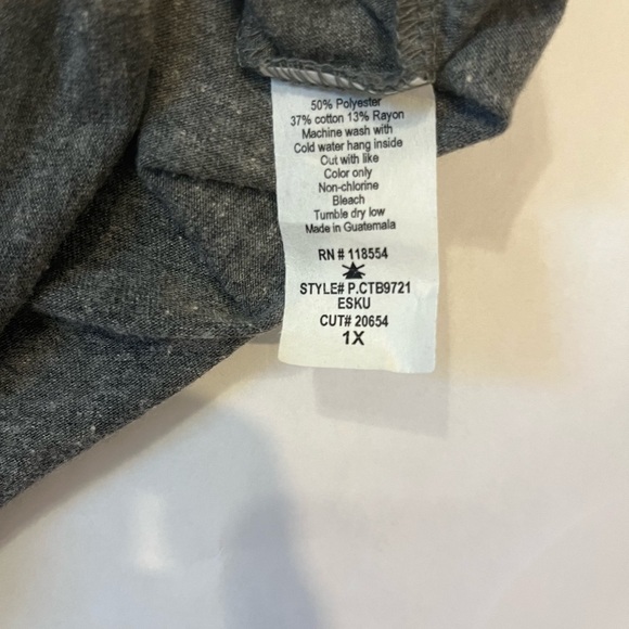 Occasion brand, Women’s Size 1x, Gray Skull Graphic T-Shirt - Picture 4 of 4